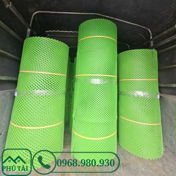 Lưới Nhựa Mắt Cáo Giao lưới nhựa mắt cáo màu xanh A cho khách