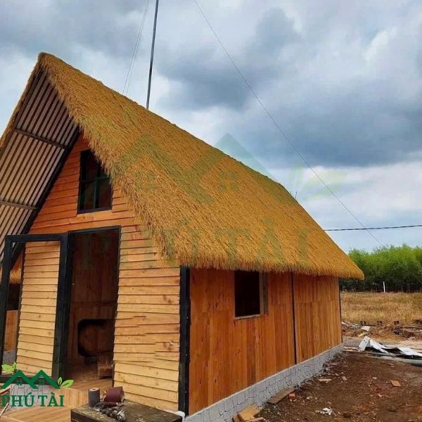 Sử dụng thảm cỏ rơm lợp mái tại các khu nghỉ dưỡng