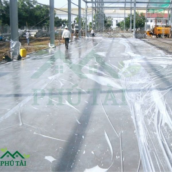 sử dụng nilon bảo dưỡng bê tông