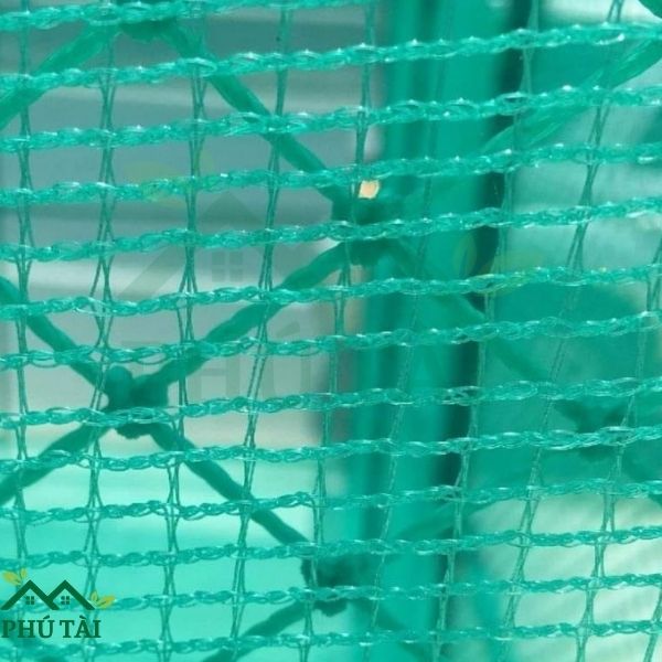 Hình ảnh sợi lưới cước rào chắn nuôi gà