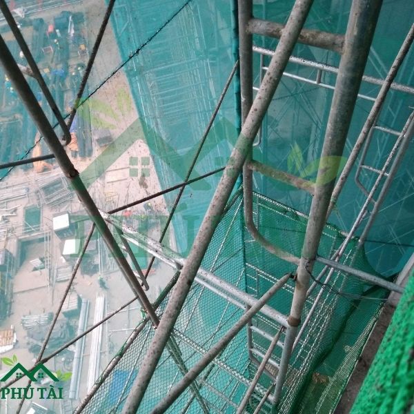 Lưới chắn vật rơi công trình là gì? Vì sao bắt buộc phải có? Lưới chắn đồ rơi từ giàn giáo