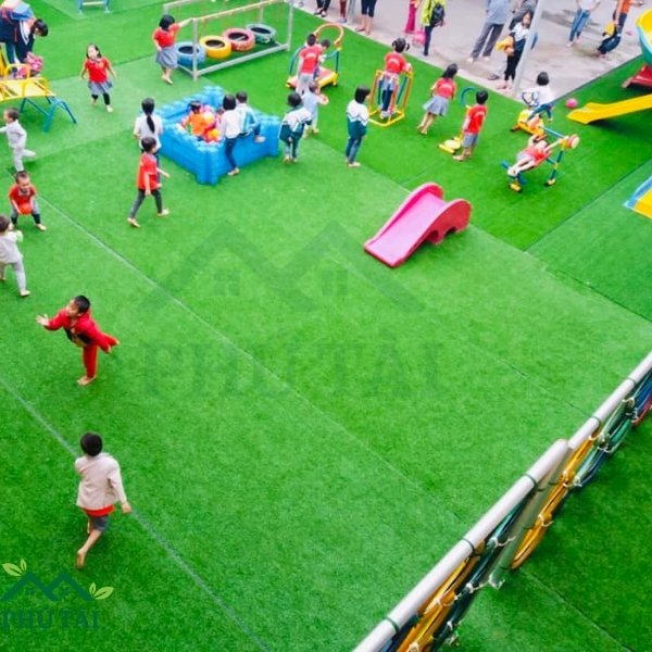 Giá Cỏ Nhân Tạo Bao Nhiêu 1m2 - Phú Tài Cỏ nhân tạo tại khu vui chơi trẻ em
