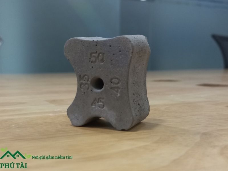 Cục kê bê tông 35 40 45 50mm